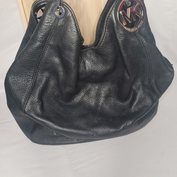 Michael Kors Black Women Fulton Black Shoulder Handbag Pebbled Leather - Picture 3 of 11